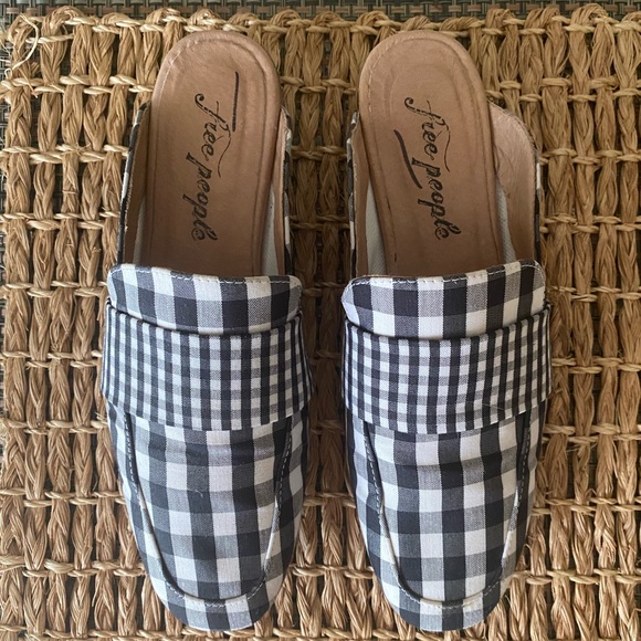Free People At Ease Loafer Mule Checked Gingham Black White Tan EU 37 US 7 - Picture 11 of 16